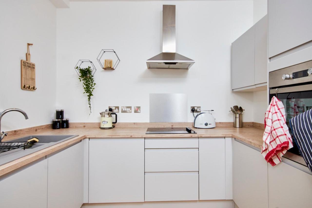 Large Duplex Penthouse - Parking Appartement Leeds  Buitenkant foto