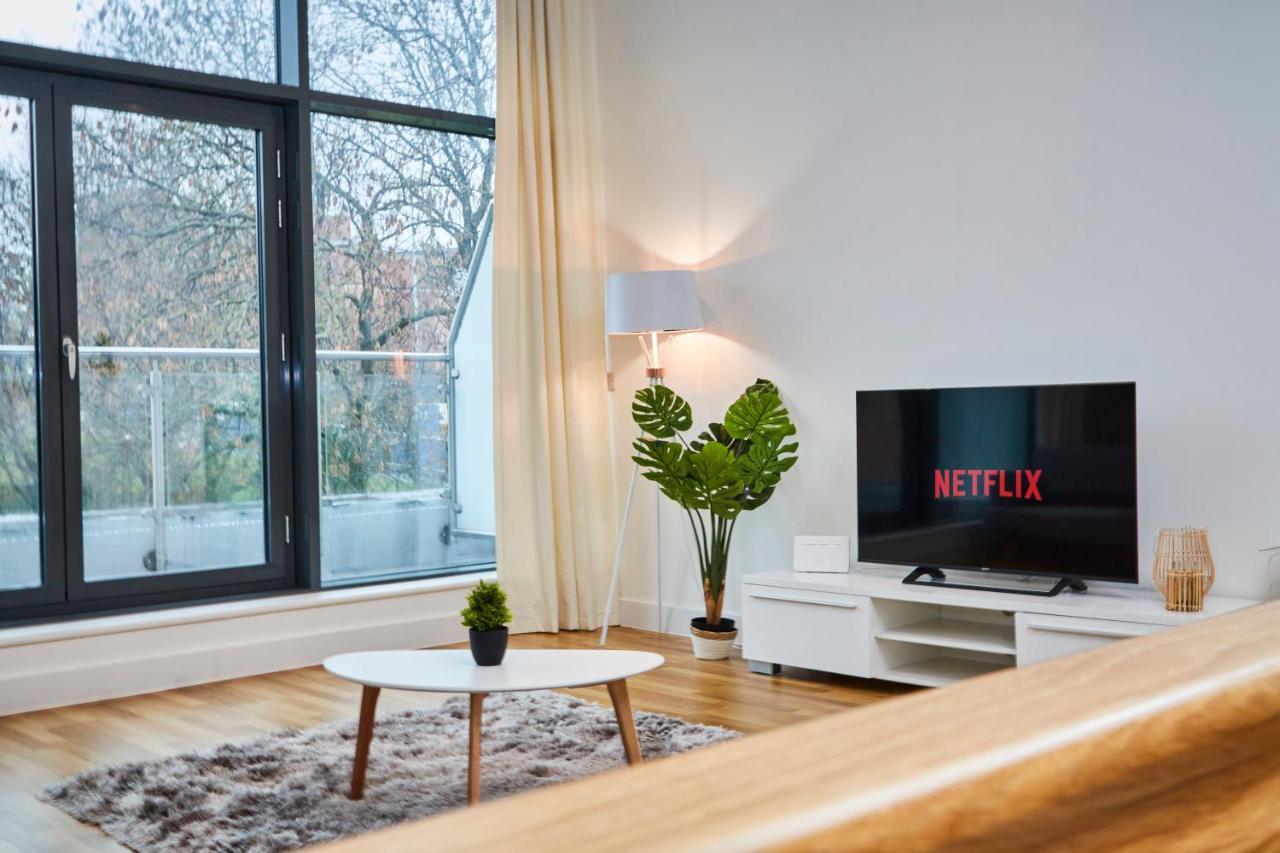 Large Duplex Penthouse - Parking Appartement Leeds  Buitenkant foto
