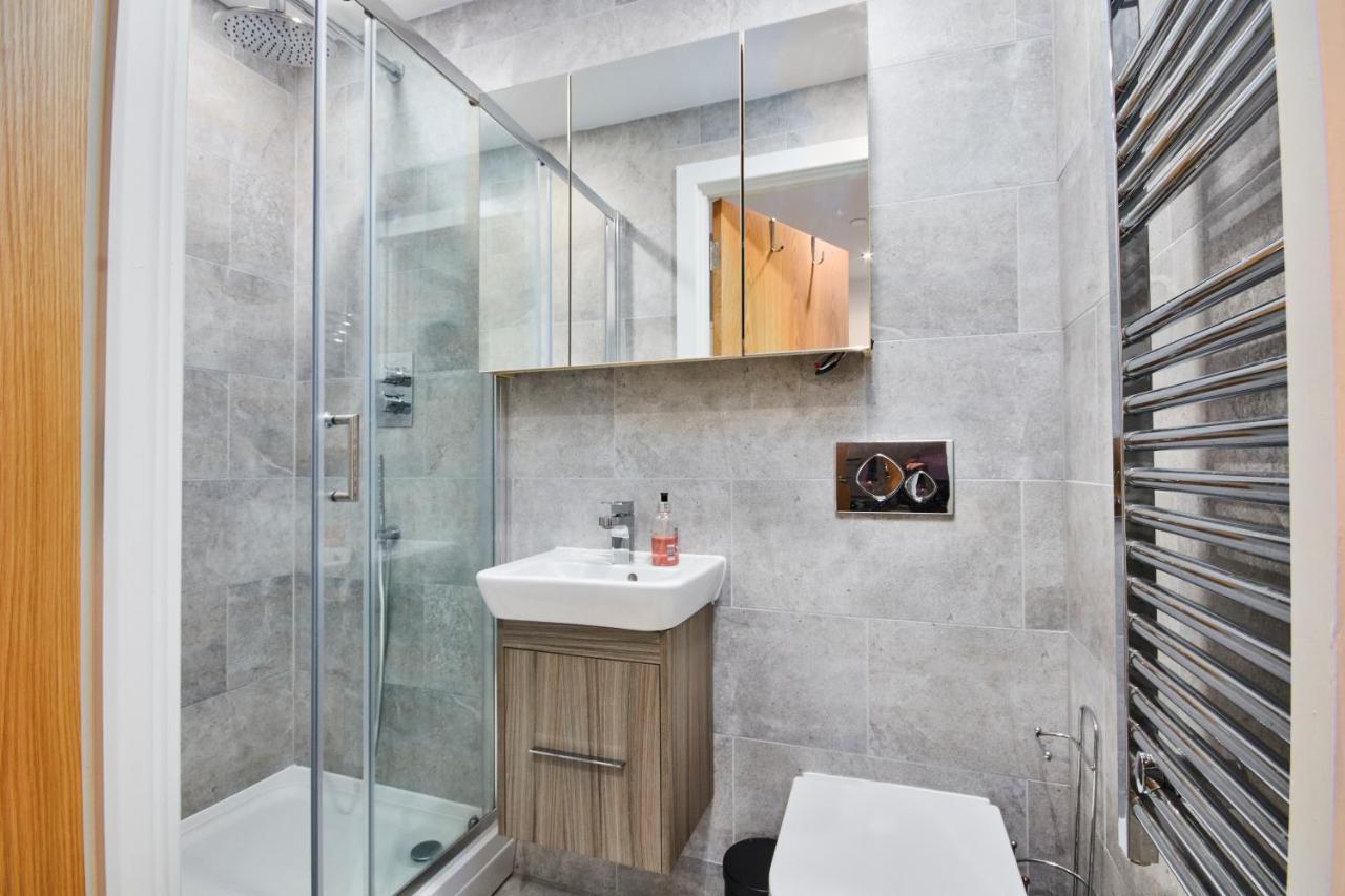 Large Duplex Penthouse - Parking Appartement Leeds  Buitenkant foto