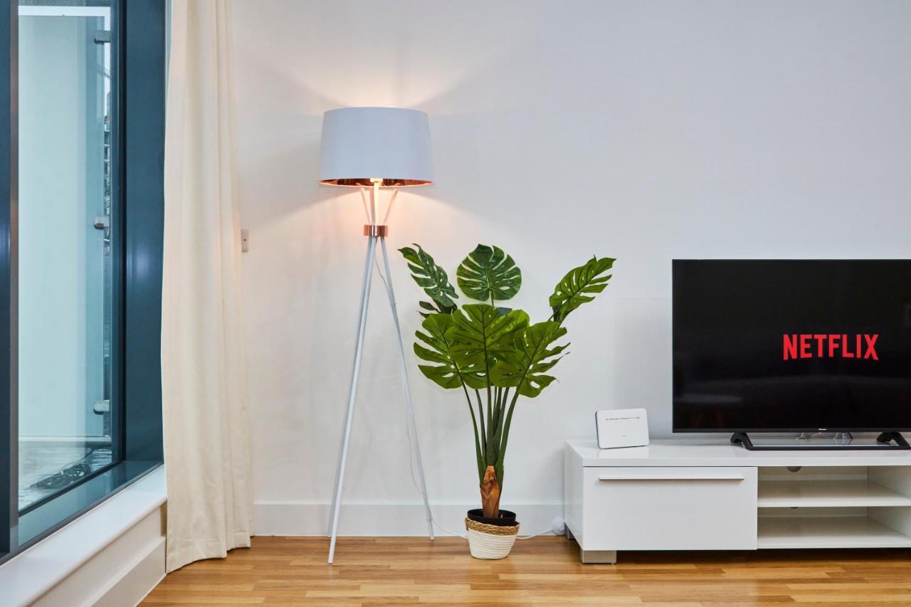 Large Duplex Penthouse - Parking Appartement Leeds  Buitenkant foto