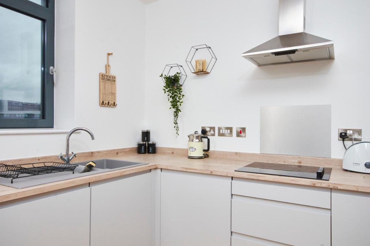 Large Duplex Penthouse - Parking Appartement Leeds  Buitenkant foto