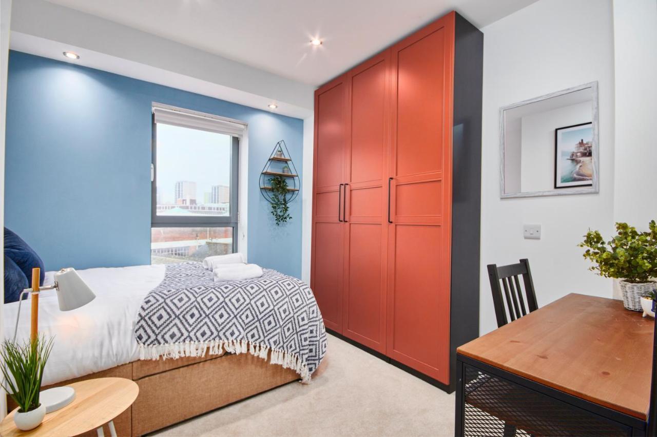 Large Duplex Penthouse - Parking Appartement Leeds  Buitenkant foto