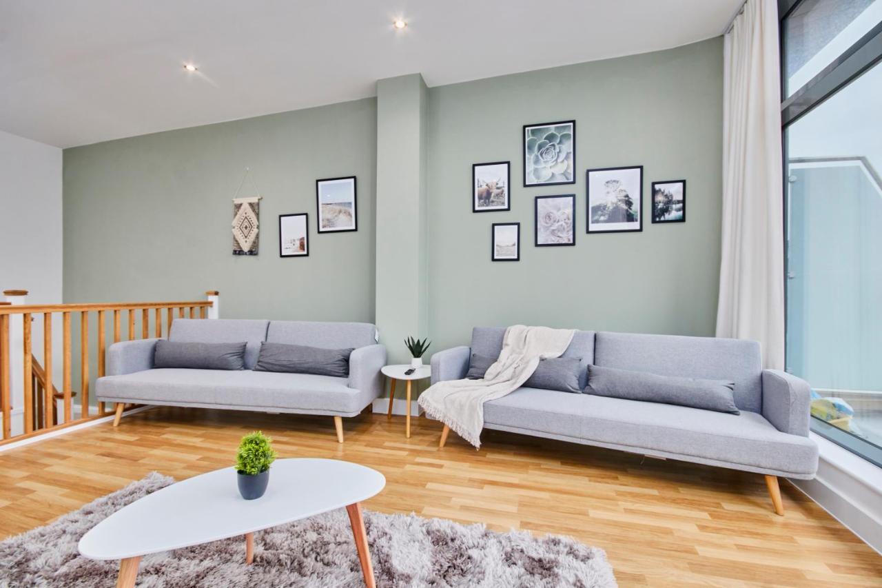 Large Duplex Penthouse - Parking Appartement Leeds  Buitenkant foto